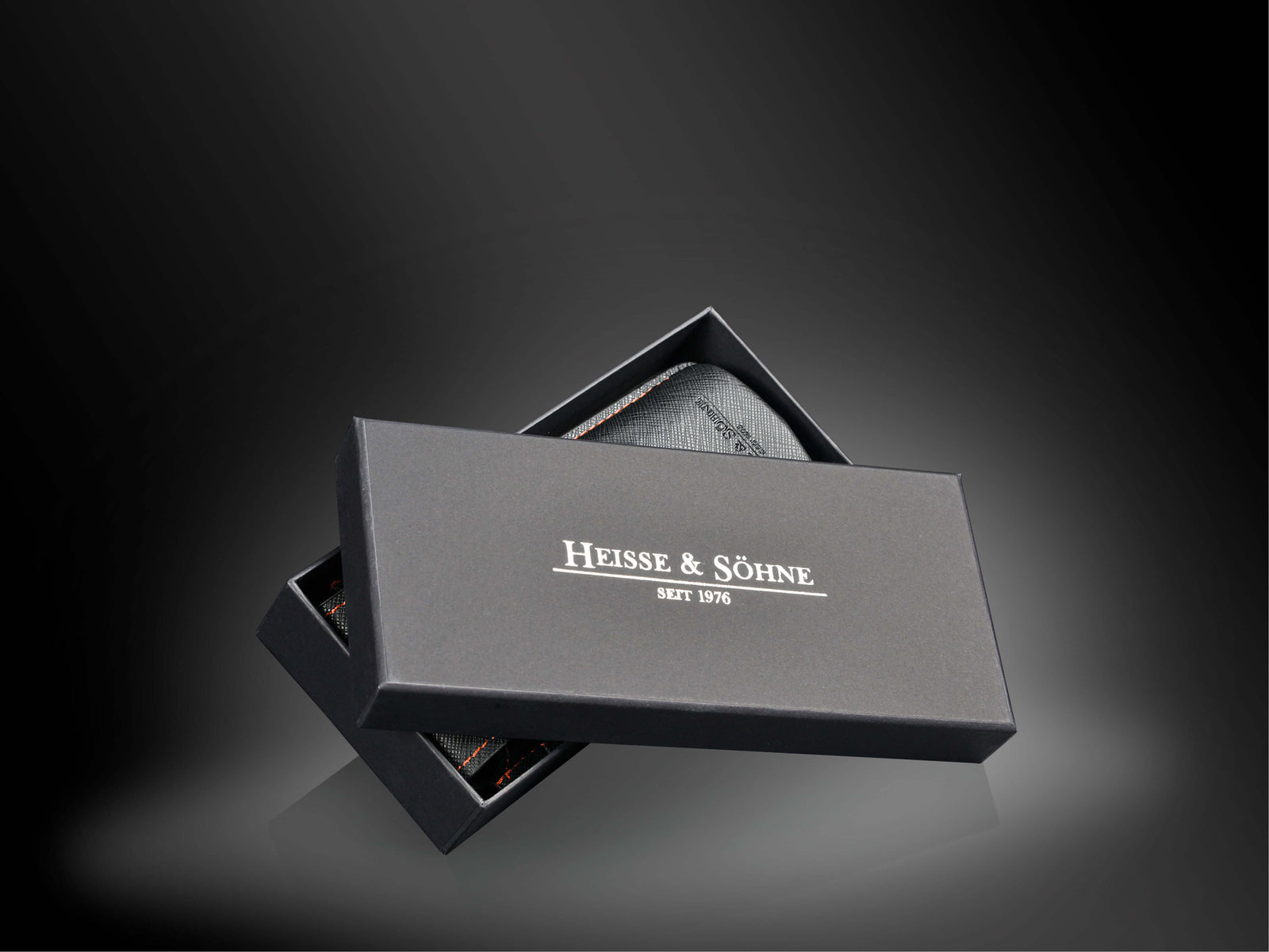 Mondo Saffiano Black & Orange
