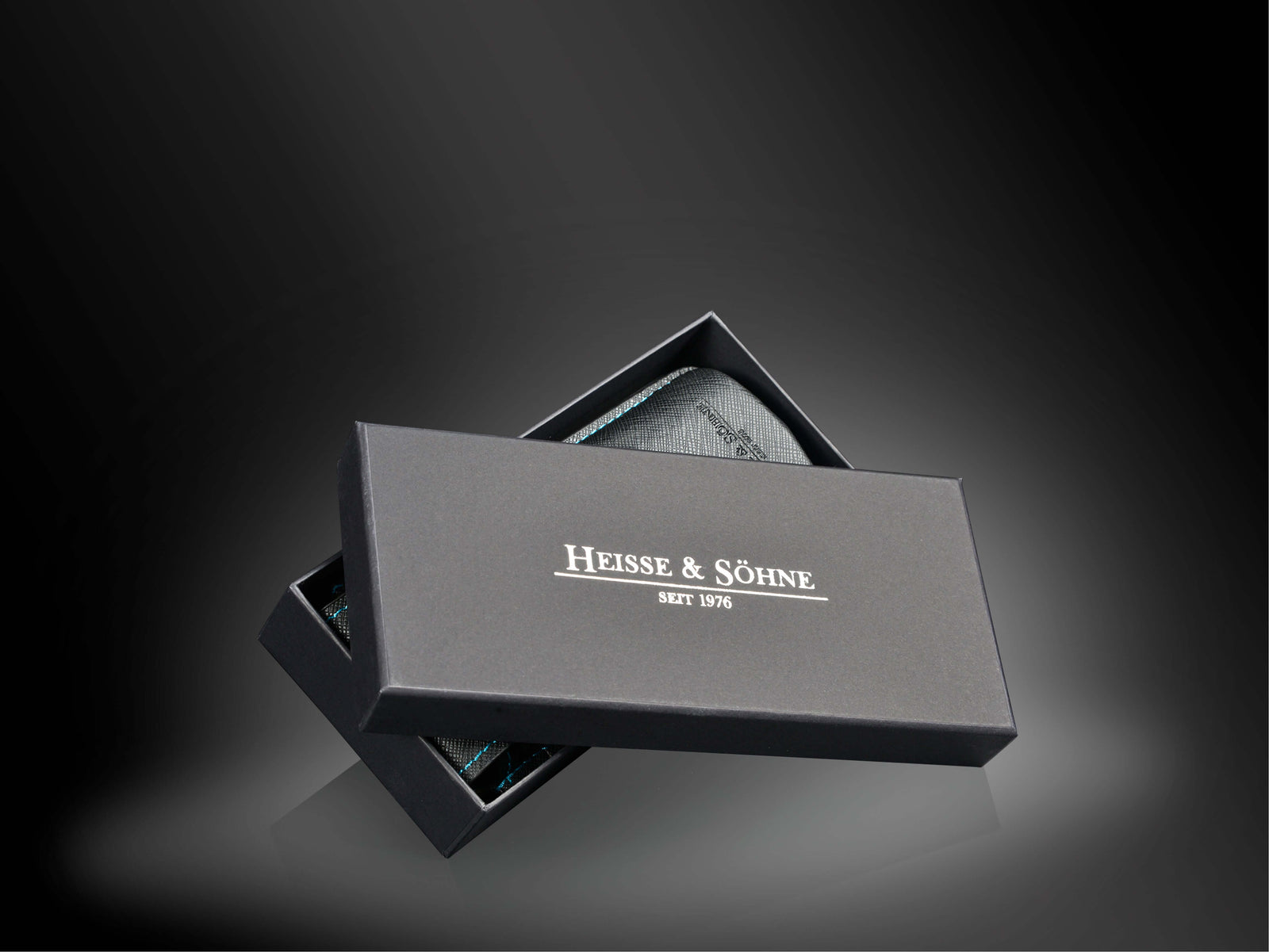 Mondo Saffiano Black & Blue