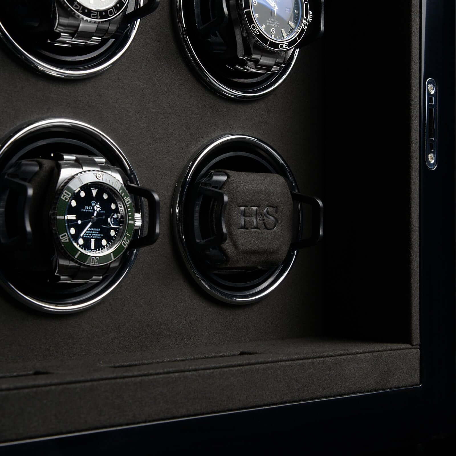 Watch Master 6 Black & Carbon