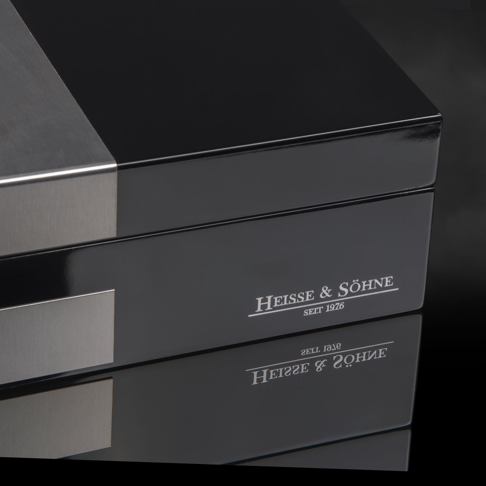 Botega 8 Watches Black Box