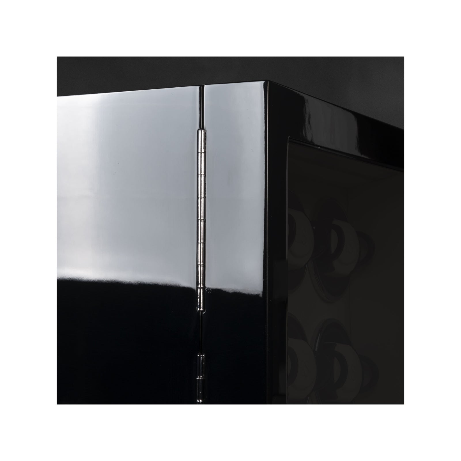 Collector Black and Cream 16 Watches