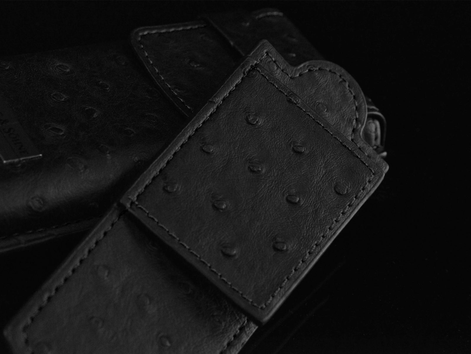 Mondo Ostrich Black