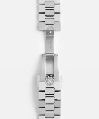 Close-up of a silver watch band on a white background
Bell & Ross BR-05 36mm Grey Steel BR05A-S-GR-ST/SST Bandiera Jewellers