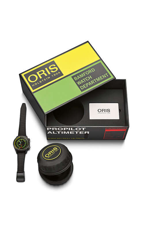 Oris watch and propeller model with packaging on a white background
Oris x Bamford ProPilot Altimeter ‘Mission Control’ 01 793 7775 8724-Set Bandiera Jewellers