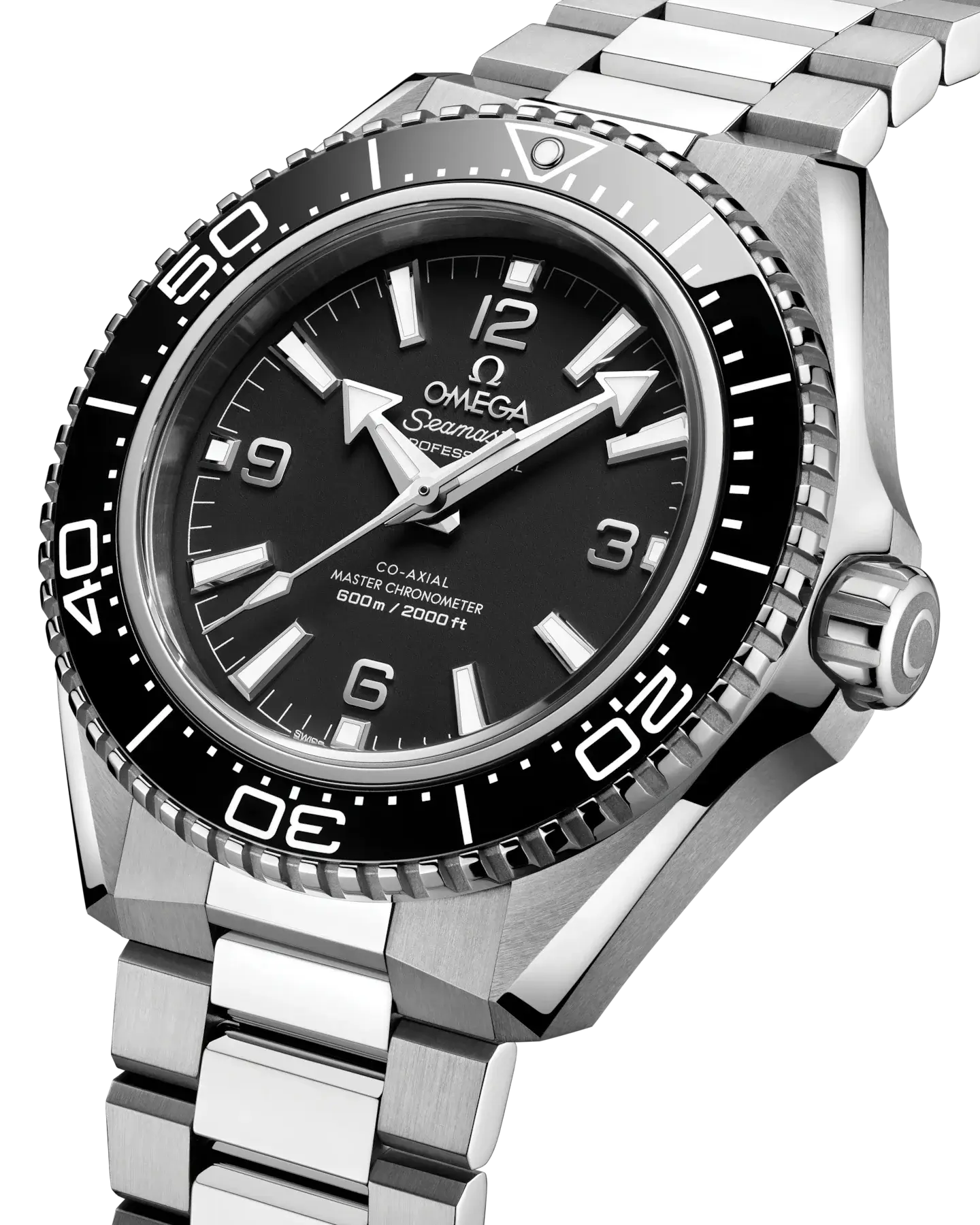Silver Omega watch with black dial on a white background
Omega Seamaster Planet Ocean 600M 217.30.42.21.01.001 Bandiera Jewellers