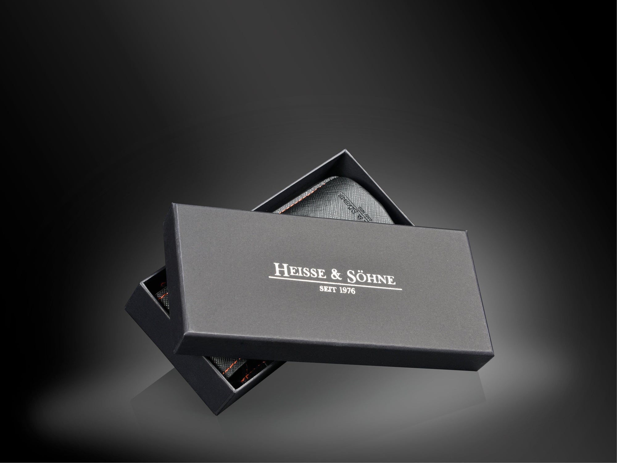 Mondo Saffiano Black & Orange