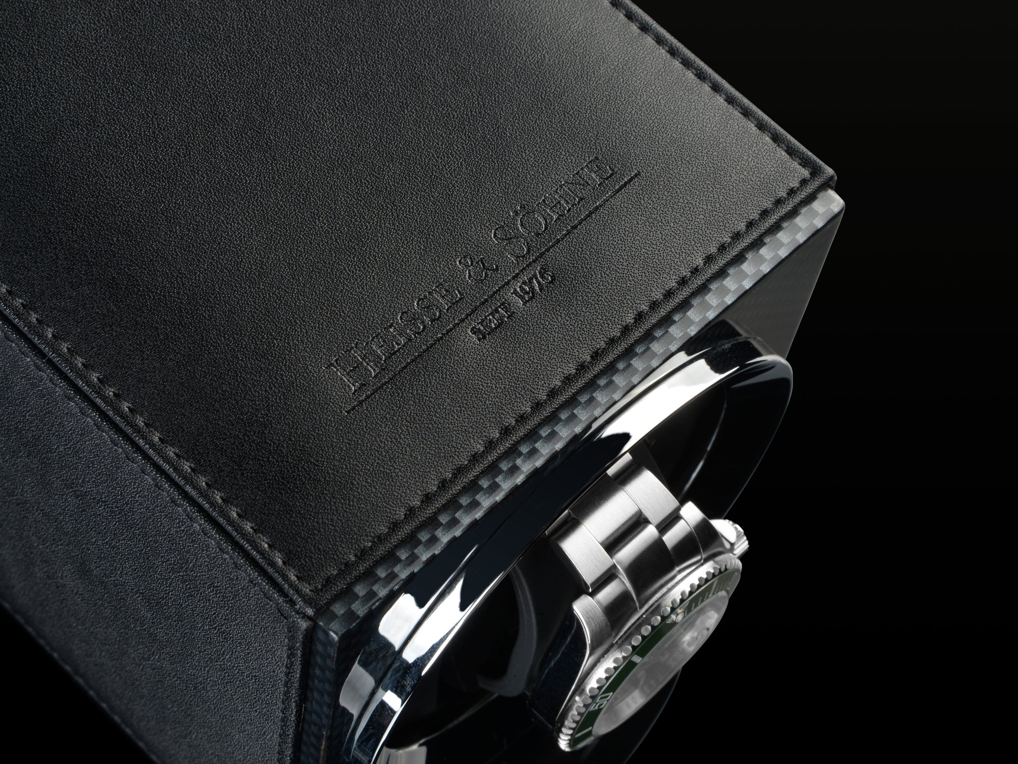 Moon Carbon & Black Single