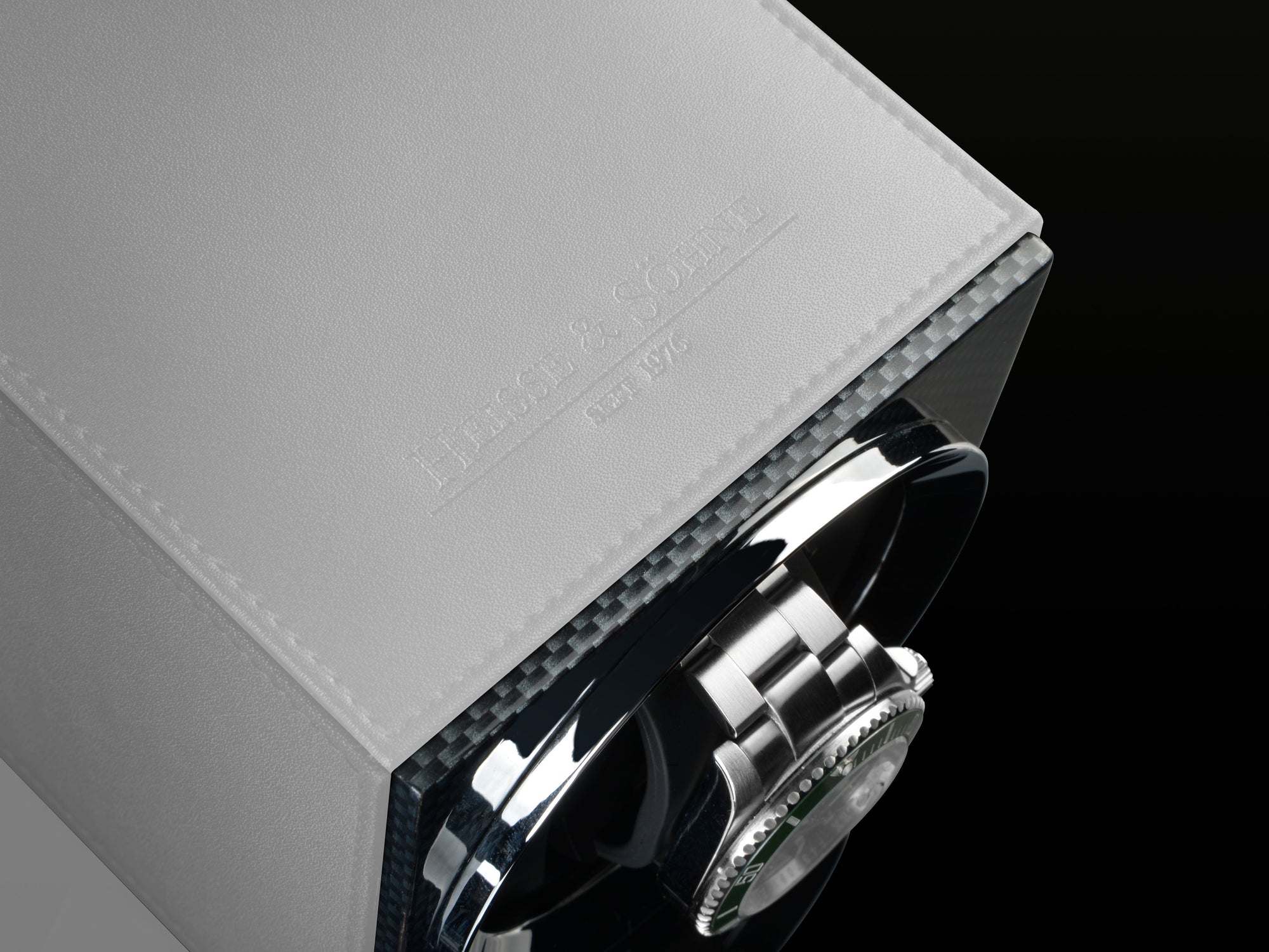 Moon Carbon & Cream Single