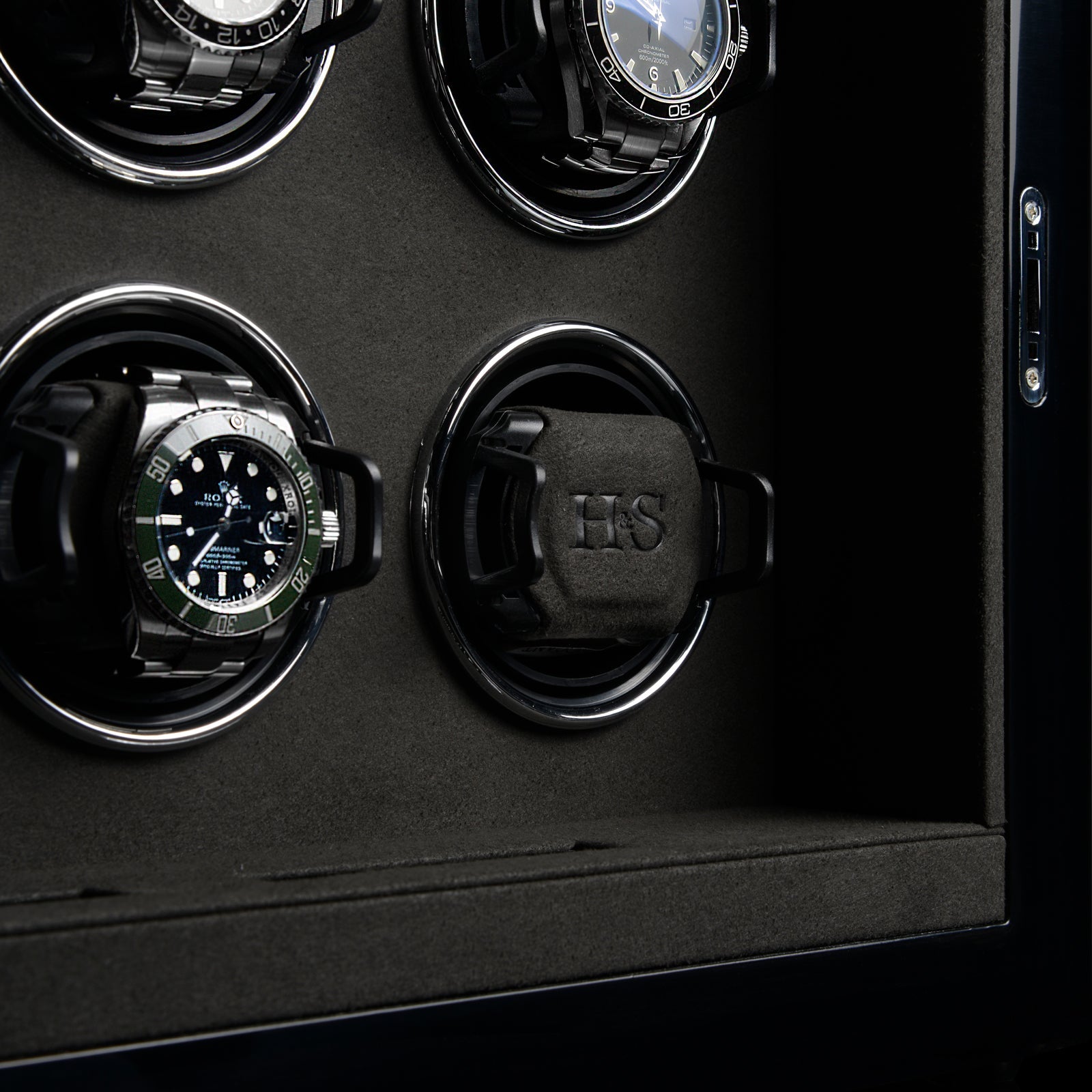 Watch Master 6 Black & Carbon