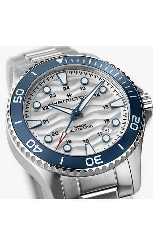 Hamilton watch with blue bezel and silver case on a white background

Hamilton Khaki Navy Scuba Auto H82425110 /  Bandiera Jewellers