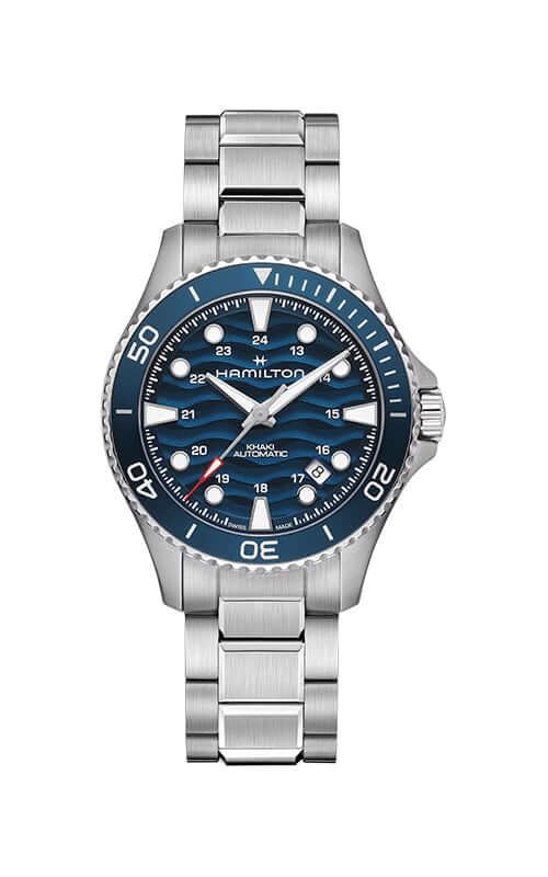 Hamilton watch with blue dial and silver bracelet on a white background

Hamilton Khaki Navy Scuba H82425140 /  Bandiera Jewellers