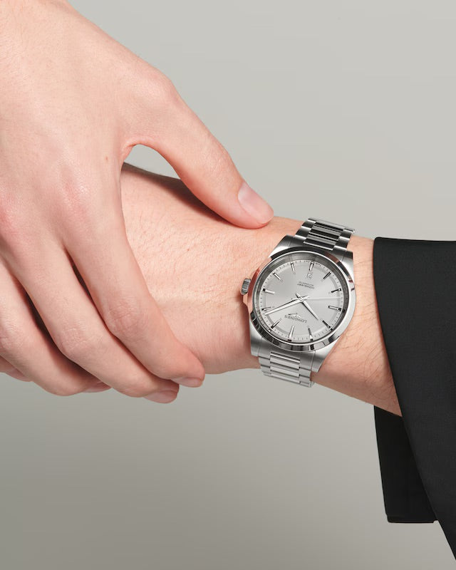 Longines Conquest L38304726