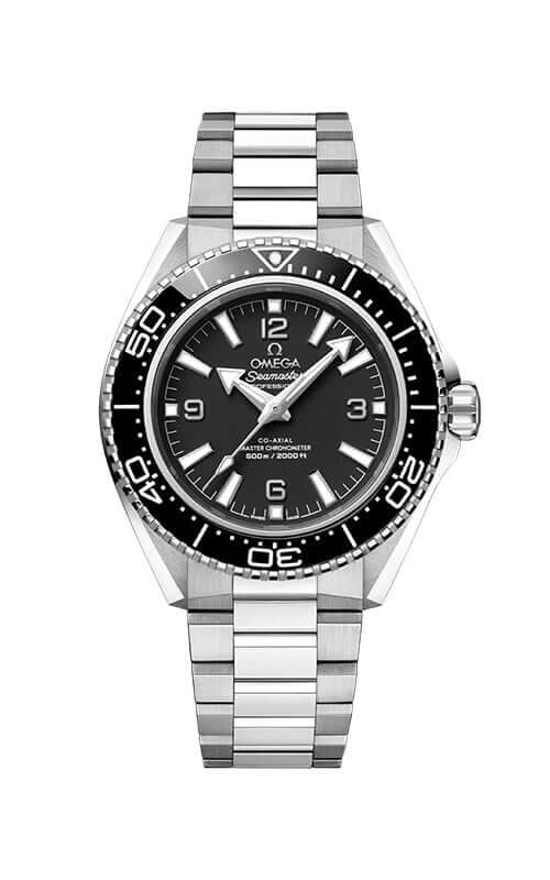 Silver watch with black dial on a white background

Omega Seamaster Planet Ocean 600M 217.30.42.21.01.001 Bandiera Jewellers