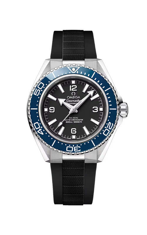 Omega watch with black and blue bezel on a white background

Omega Seamaster Planet Ocean 600M 217.32.42.21.01.002 Bandiera Jewellers