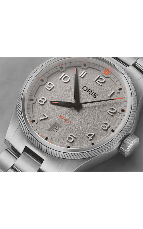 Silver Oris watch with a gray face on a white background

ORIS ProPilot Date 01 733 7805 4163-07 8 20 04LC Bandiera Jewellers