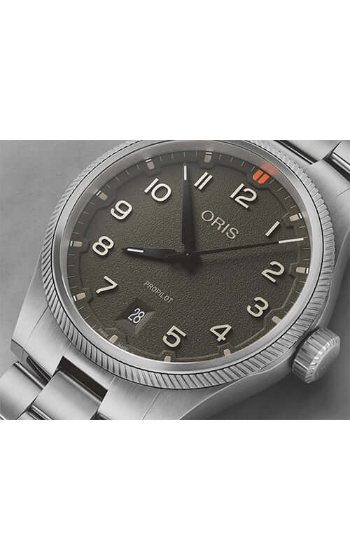 Silver Oris watch with a dark face on a white background

ORIS ProPilot Date 01 733 7805 4163-07 8 20 04LC Bandiera Jewellers