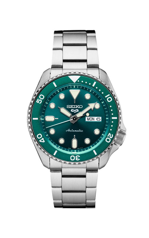 Seiko watch with green dial and silver metal bracelet on a white background

Seiko 5 SKX Sports SKX Series Watch SRPD61K1F Bandiera Jewellers