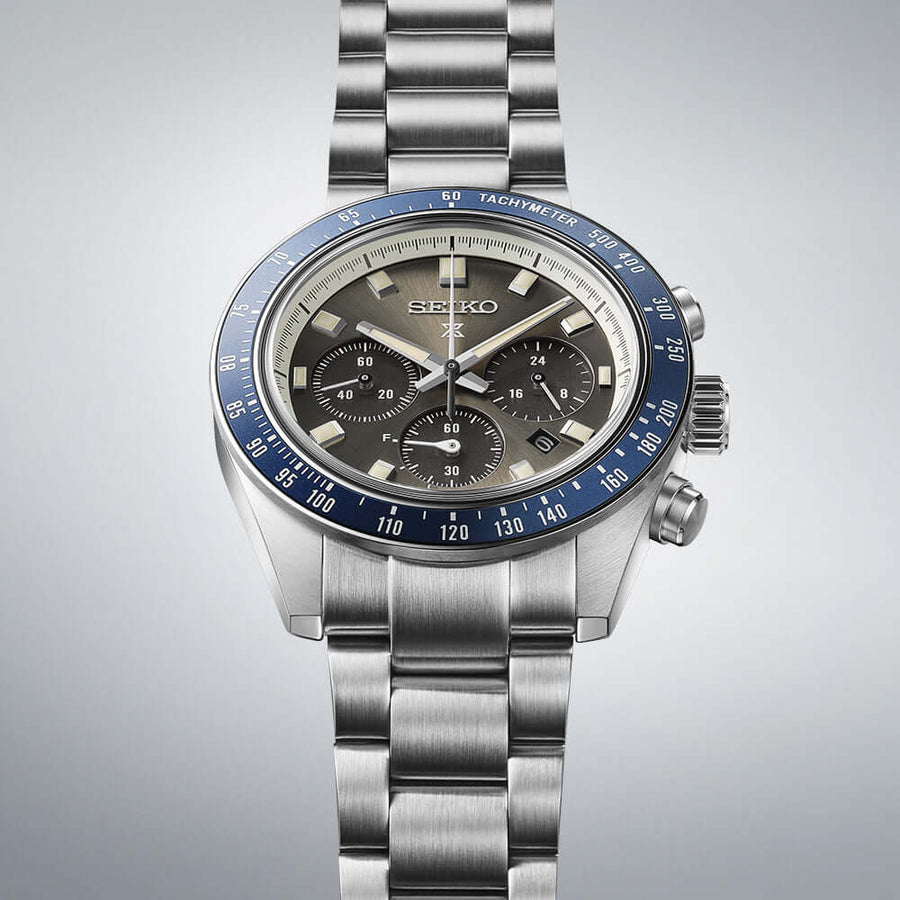Seiko watch with silver and blue design on a white background

Seiko Prospex Speedtimer Solar Chronograph SSC939P1 Bandiera Jewellers