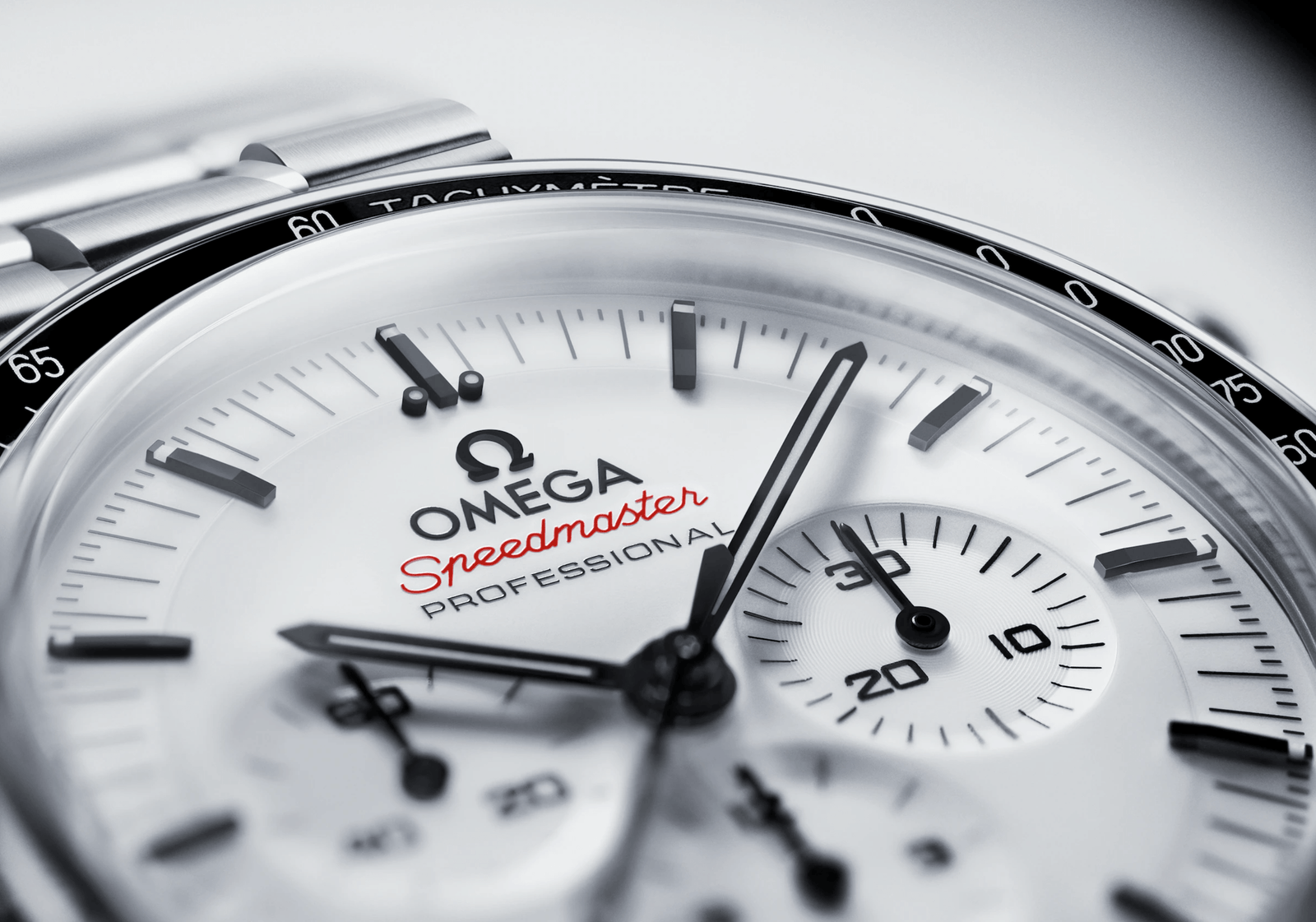 Omega Speedmaster 310.30.42.50.04.001 Bandiera Jewellers