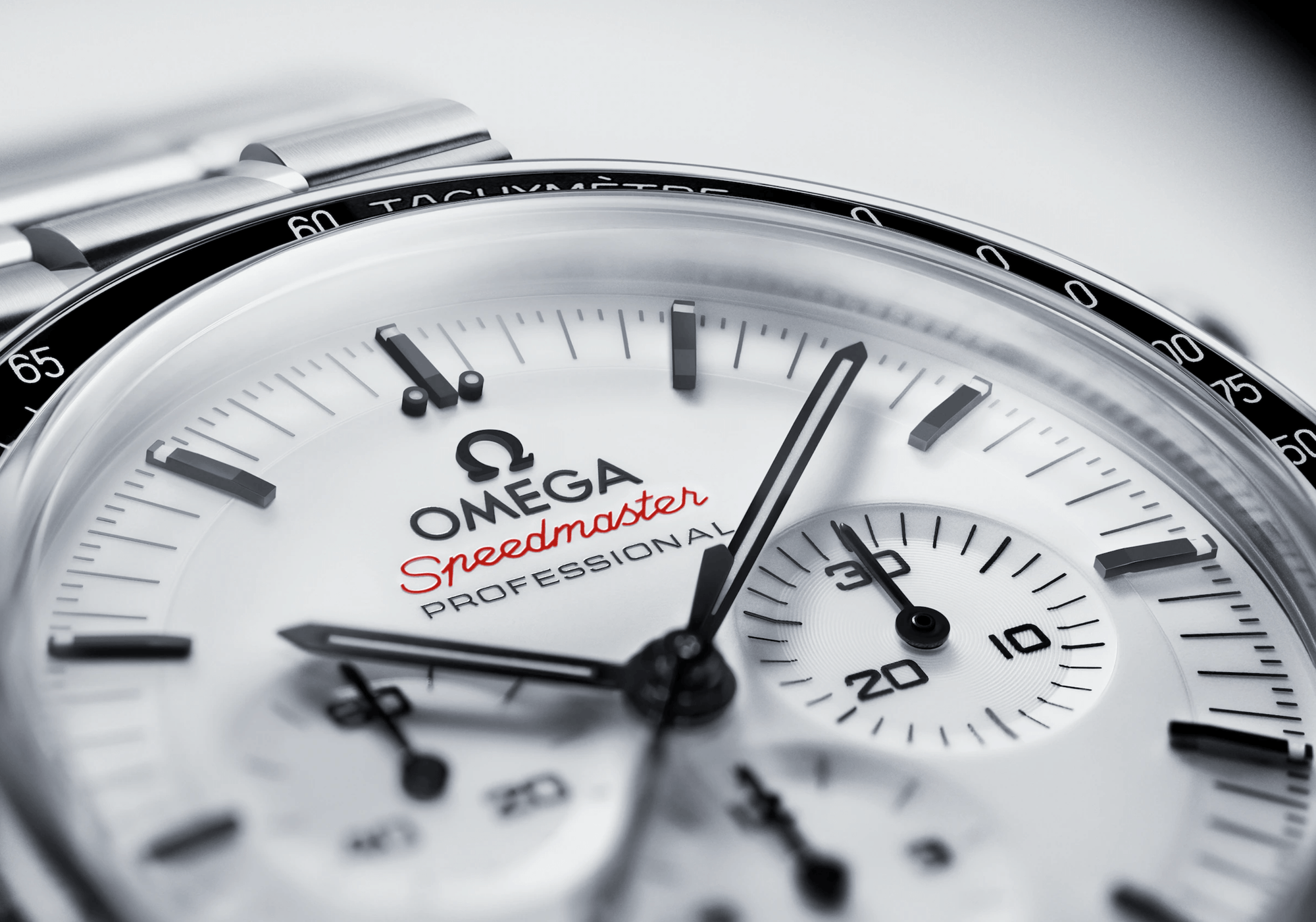 Omega Speedmaster 310.30.42.50.04.001 Bandiera Jewellers