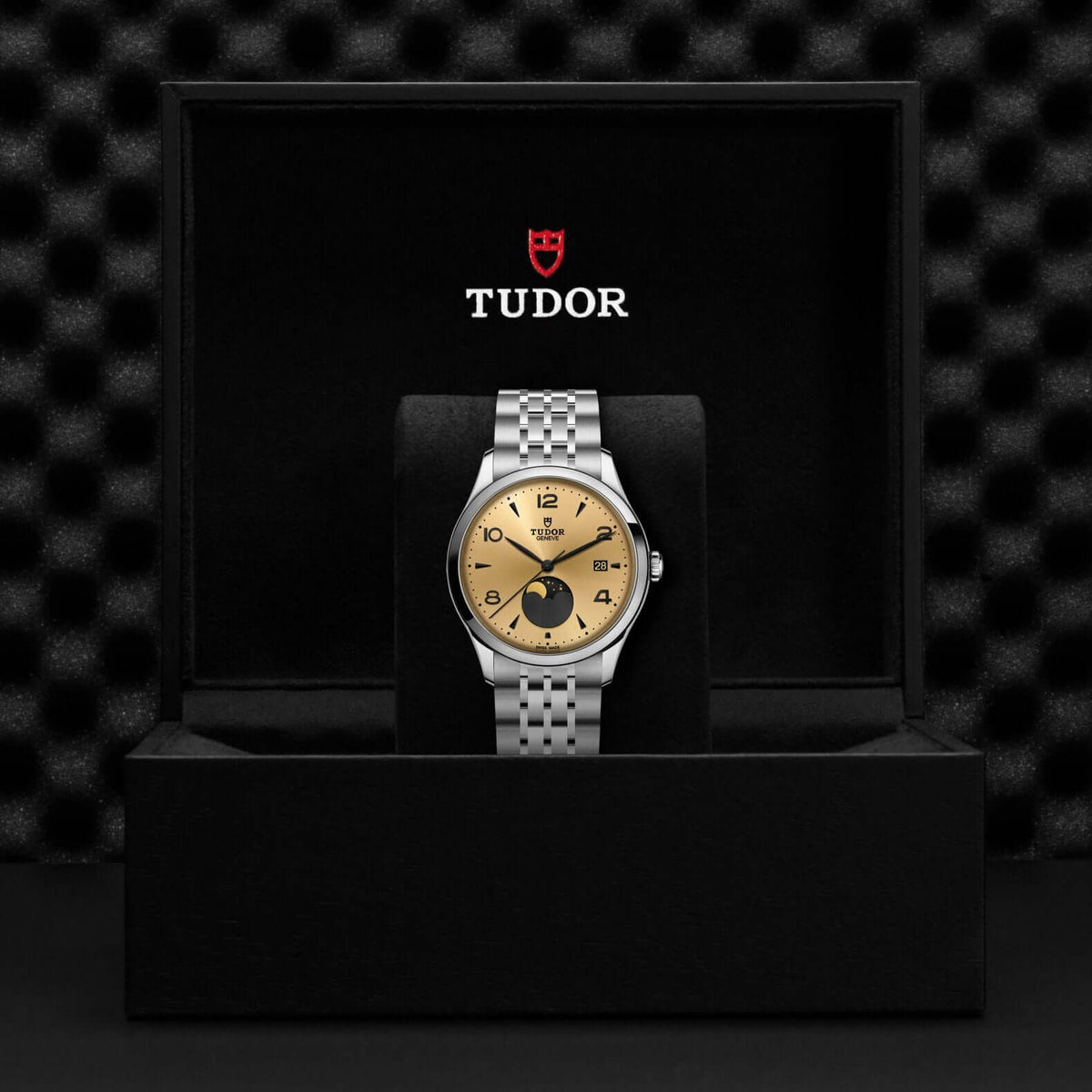 Tudor 1926 Luna M91560-0001 Bandiera Jewellers