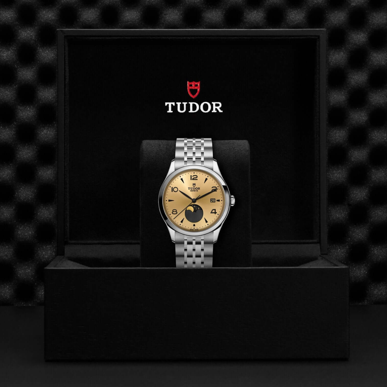 Tudor 1926 Luna M91560-0001 Bandiera Jewellers