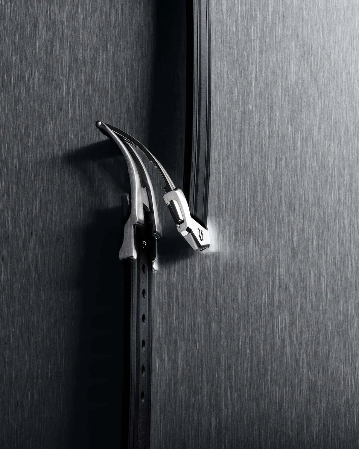 Metal door handle on a metallic door

Omega Seamaster Diver 300M  Mens Watch 210.32.42.20.01.003 Bandiera Jewellers