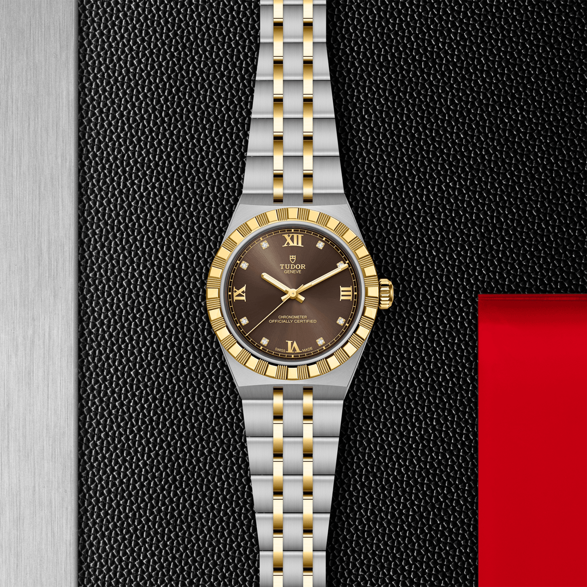 Two-tone watch with silver and gold band on a textured black background

Tudor Royal 30mm M2830A1A3-0001 Bandiera Jewellers