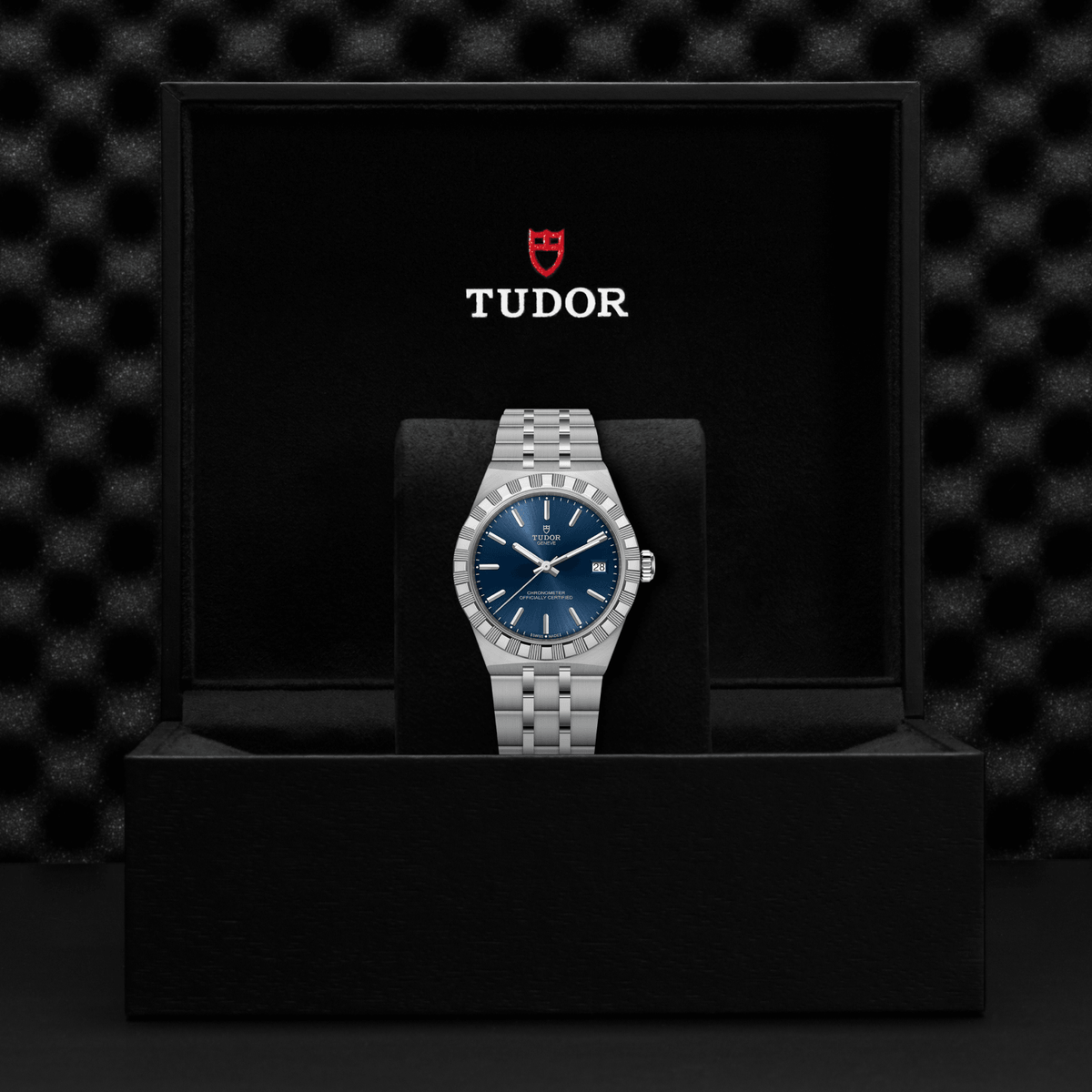 Tudor watch in a black box with the Tudor logo on a dark textured background

Tudor Royal 36mm m2836c1a0-0102 Bandiera Jewellers