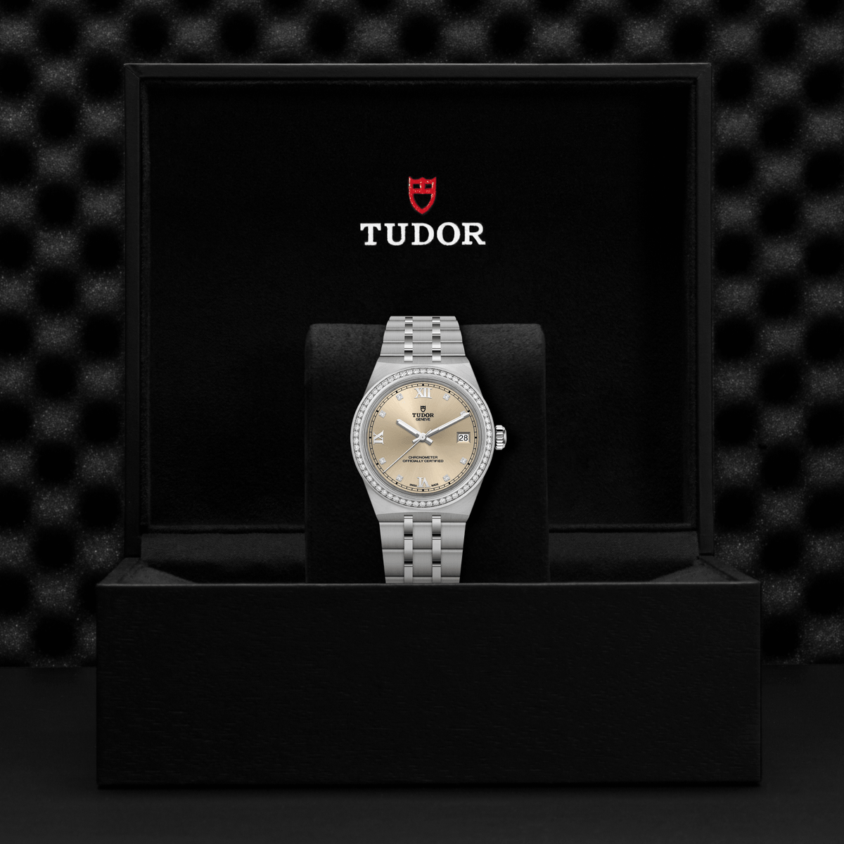Tudor watch in a black display case with a checkered pattern

Tudor Royal 36 M2836C1S0-0001 Bandiera Jewellers