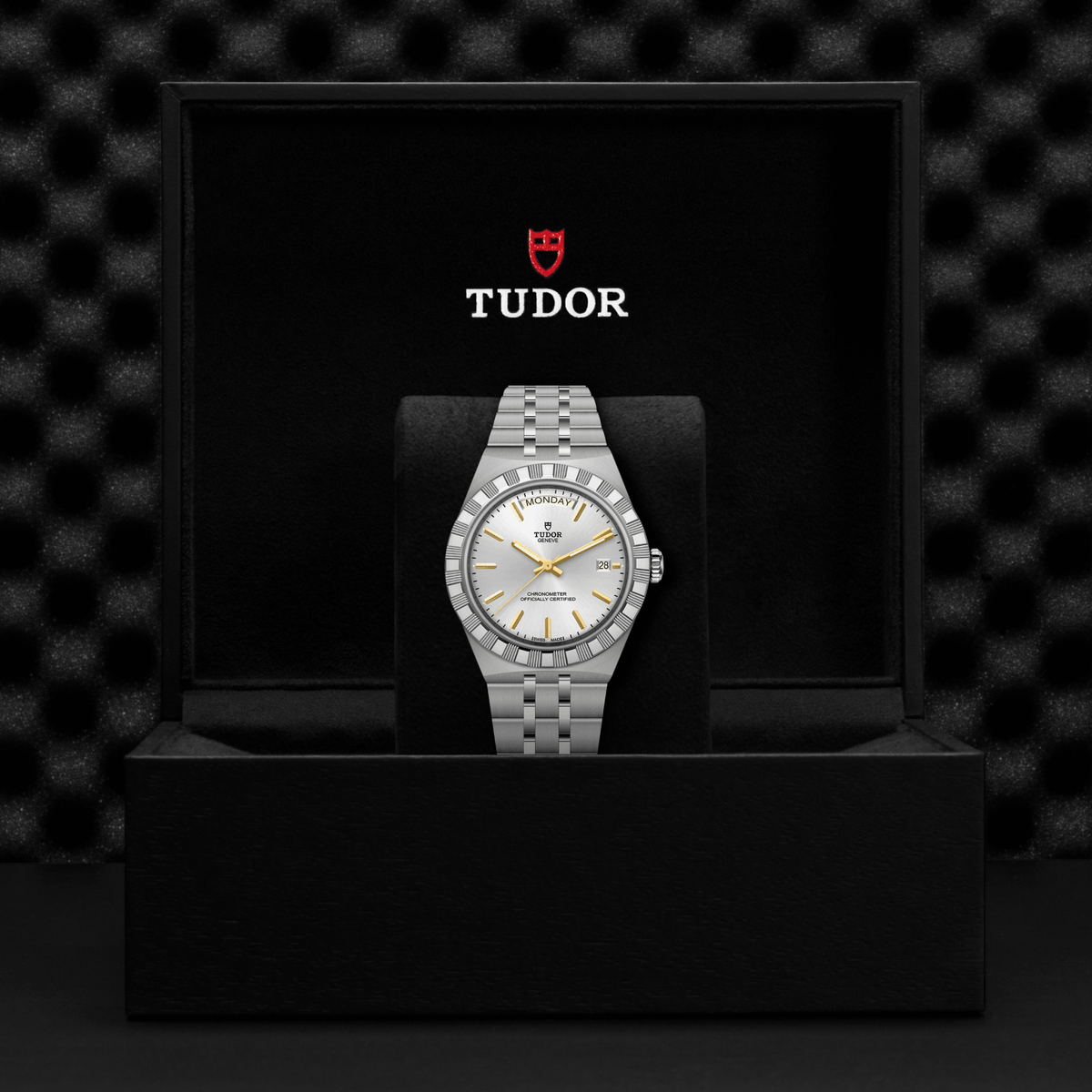 Tudor watch in a black display case with a dark textured background

TUDOR Royal 40mm M2840D1A0-0004 Bandiera Jewellers