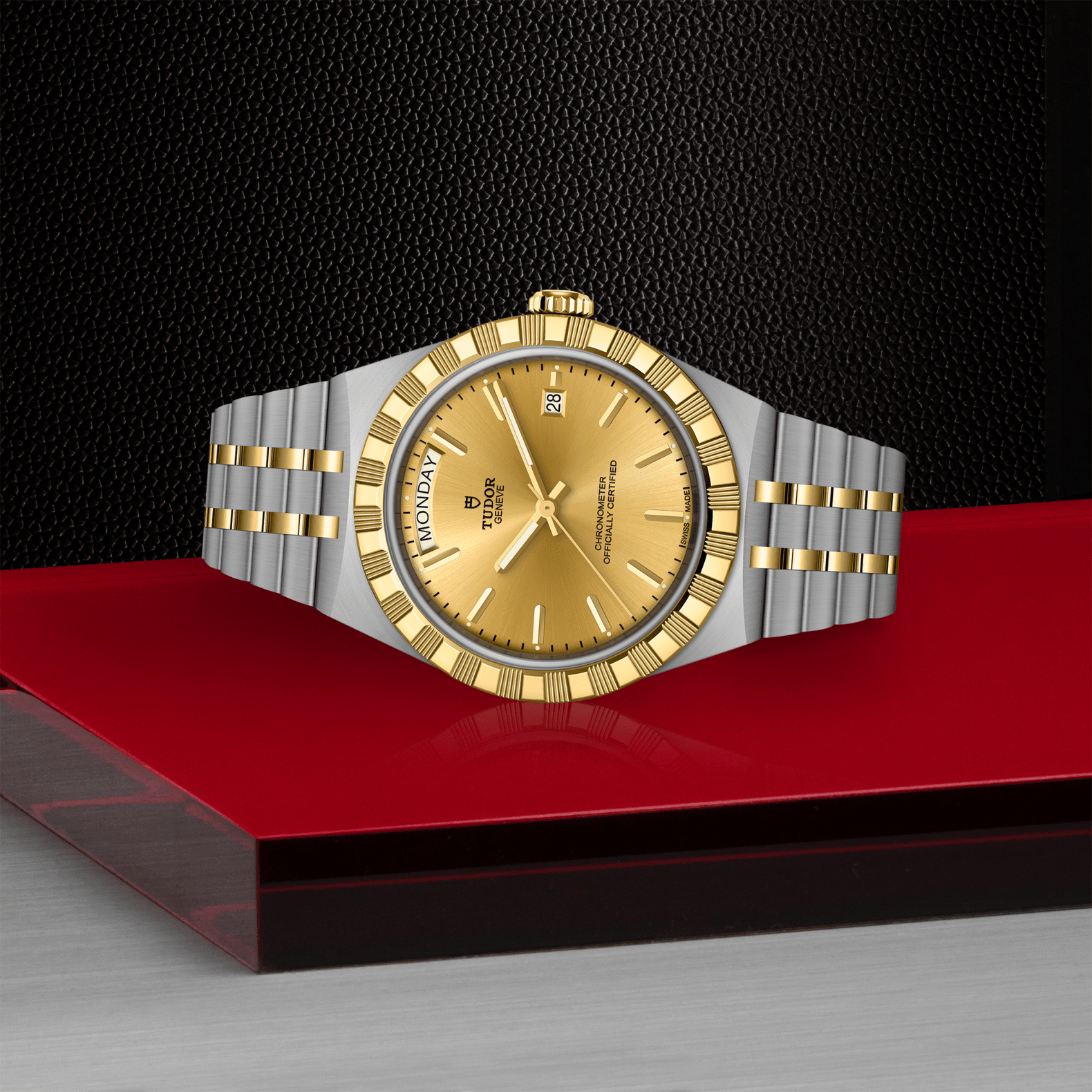 Luxury watch with gold face and silver band on a red platform

Tudor Royal 40mm M2840D1A3-0002 Bandiera Jewellers